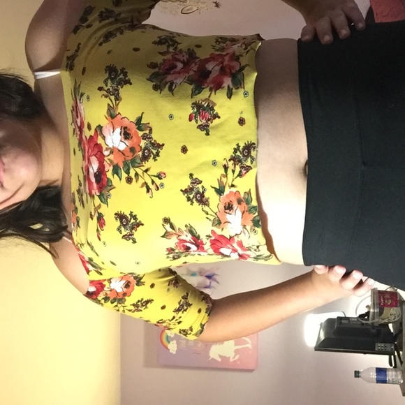 Crop top - Picture 1 of 1